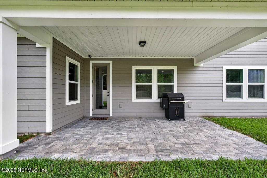 96 HILLENDALE Circle, St. Johns