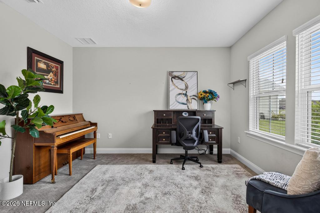 96 HILLENDALE Circle, St. Johns