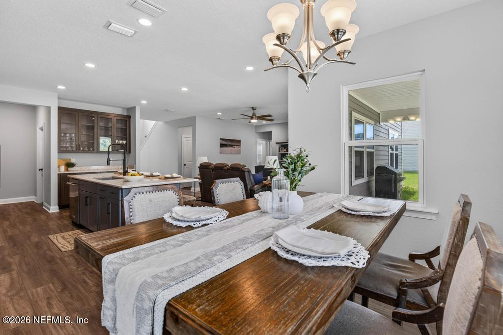 96 HILLENDALE Circle, St. Johns