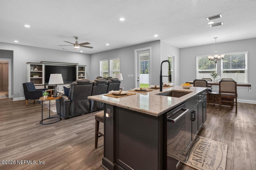 96 HILLENDALE Circle, St. Johns