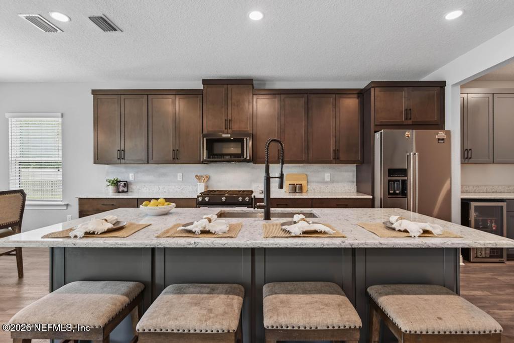 96 HILLENDALE Circle, St. Johns