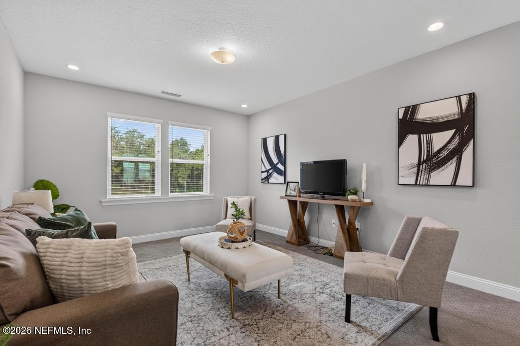 96 HILLENDALE Circle, St. Johns