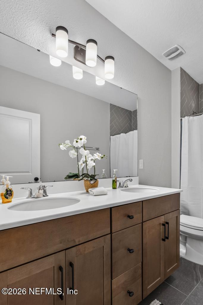 96 HILLENDALE Circle, St. Johns