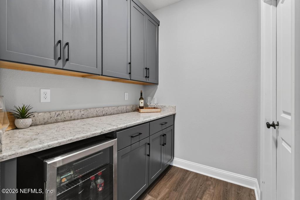 96 HILLENDALE Circle, St. Johns