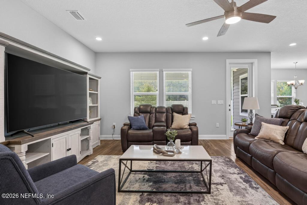 96 HILLENDALE Circle, St. Johns