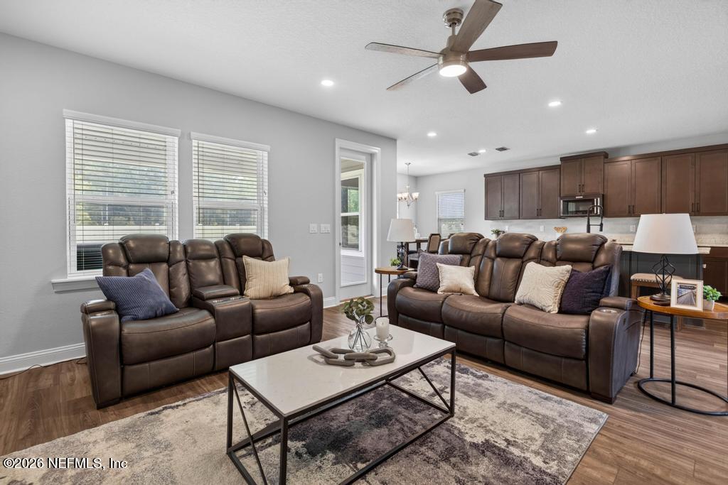 96 HILLENDALE Circle, St. Johns