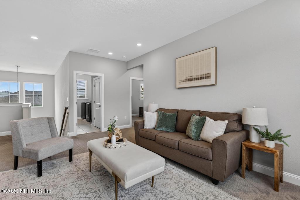 96 HILLENDALE Circle, St. Johns