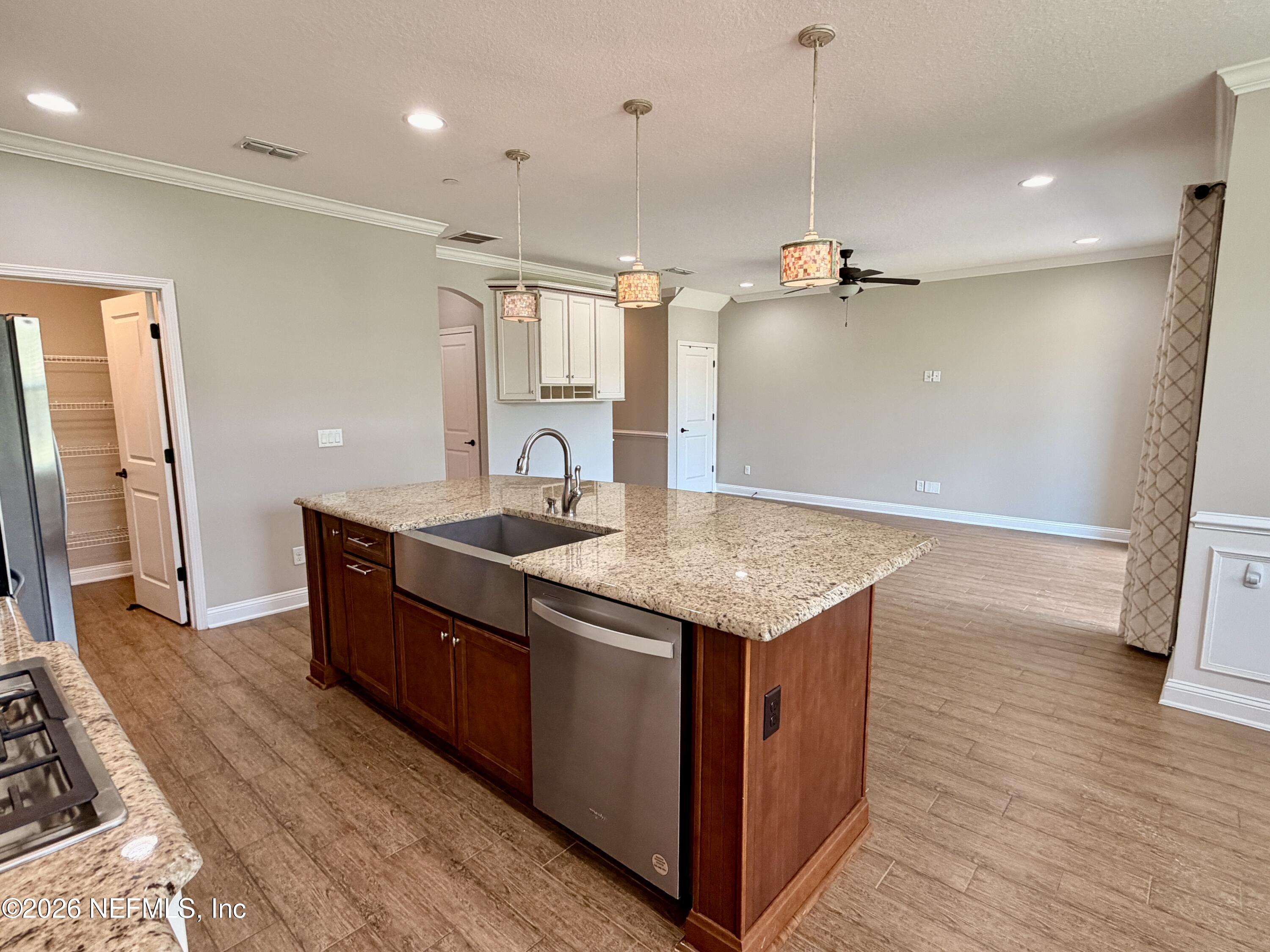 329 MAGNOLIA CREEK Walk