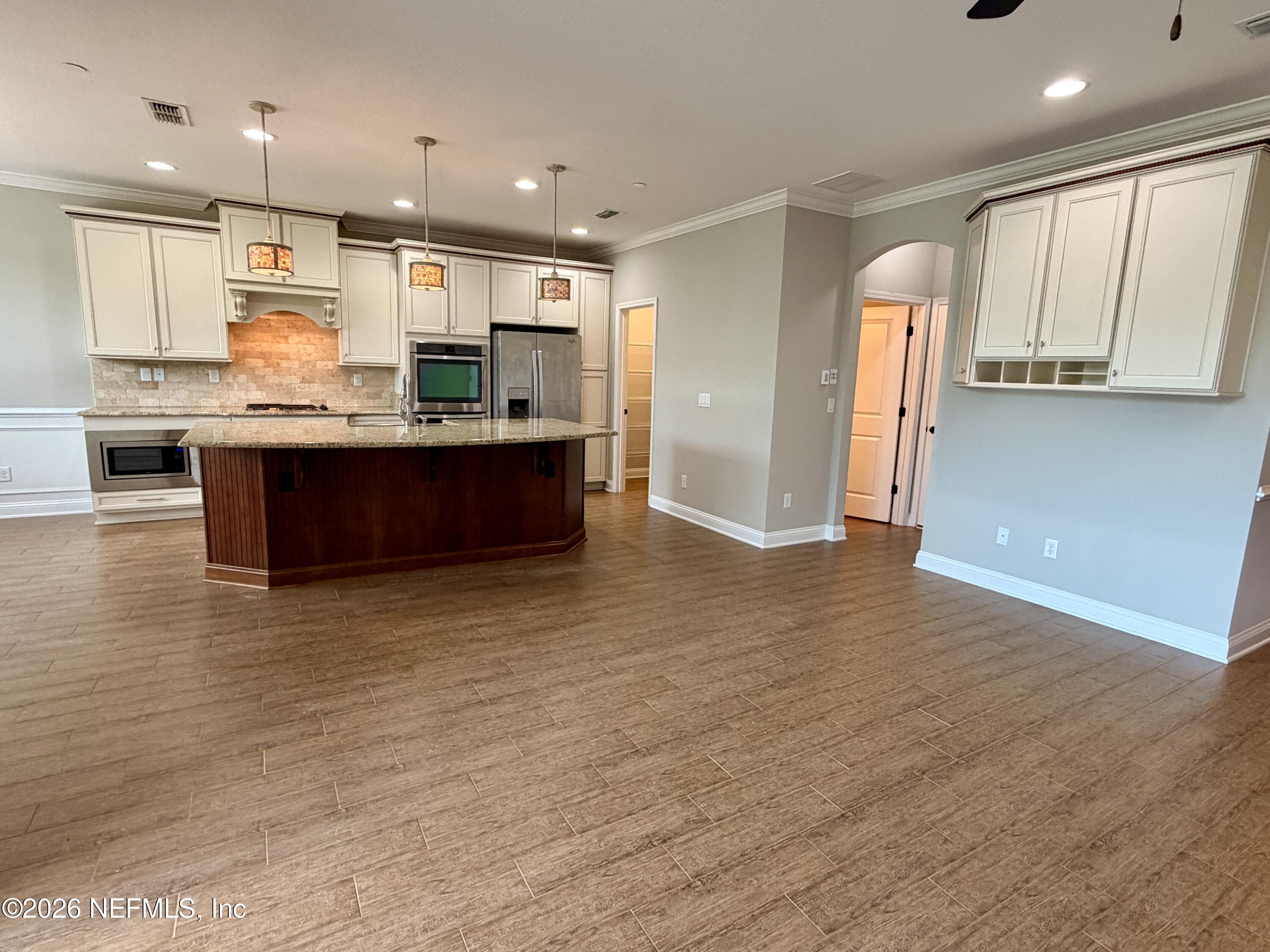 329 MAGNOLIA CREEK Walk
