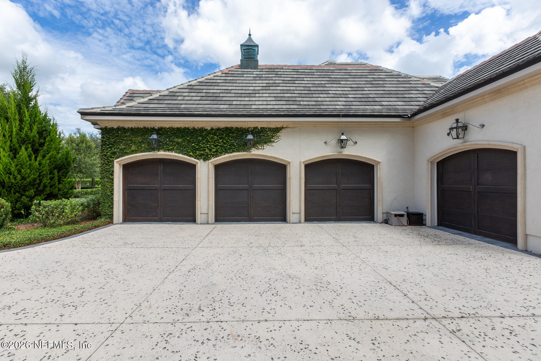 5329 COMMISSIONERS Drive