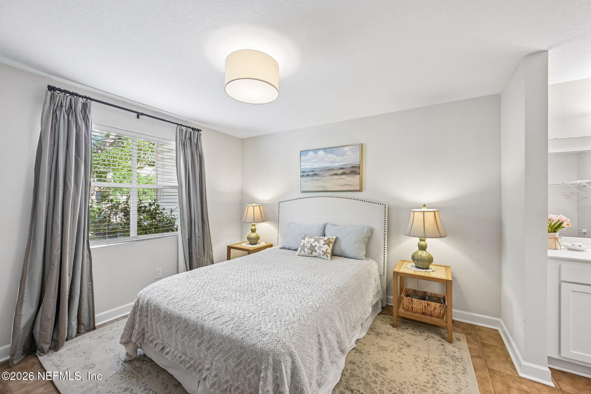 27 ARBOR CLUB Drive 106