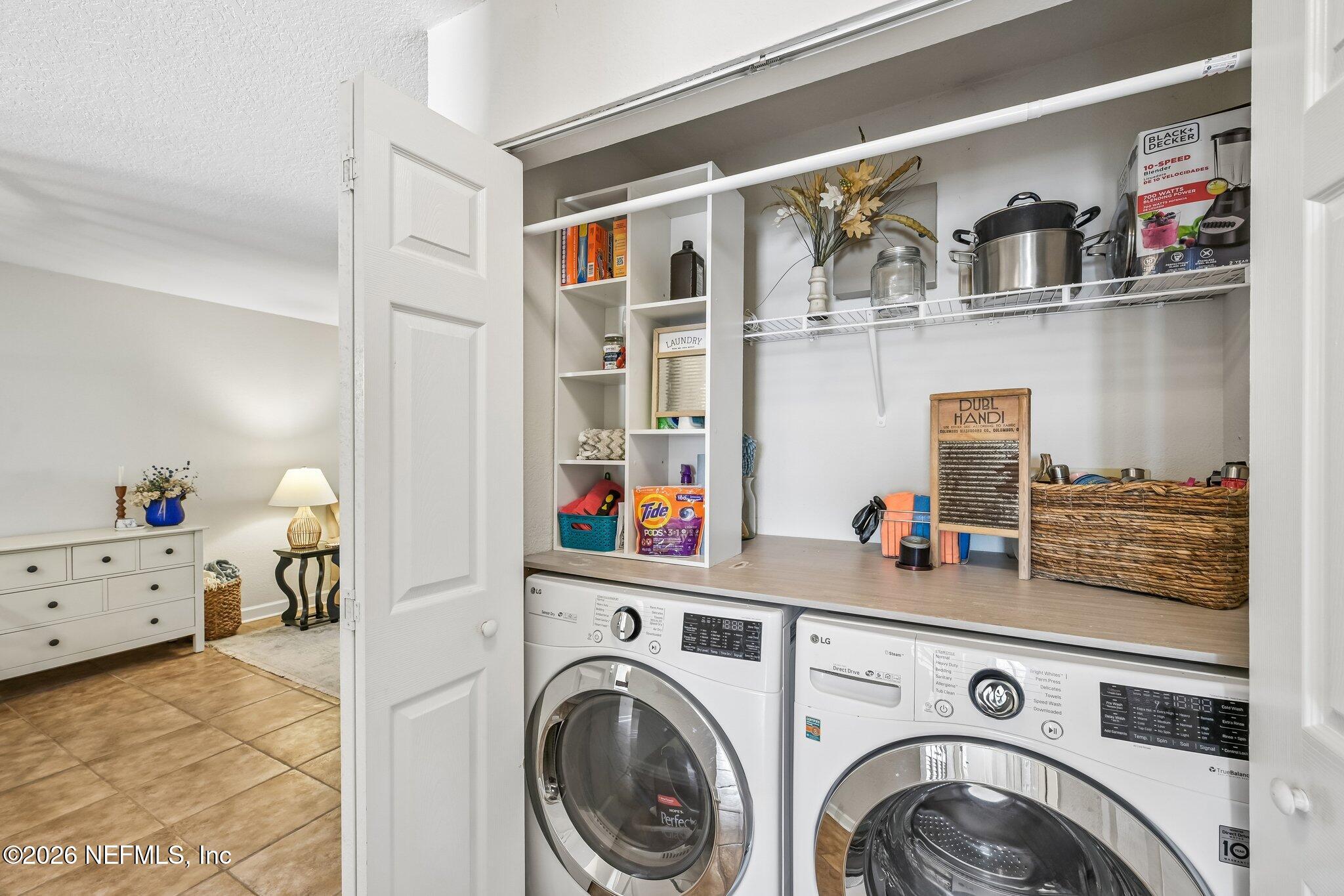 27 ARBOR CLUB Drive 106
