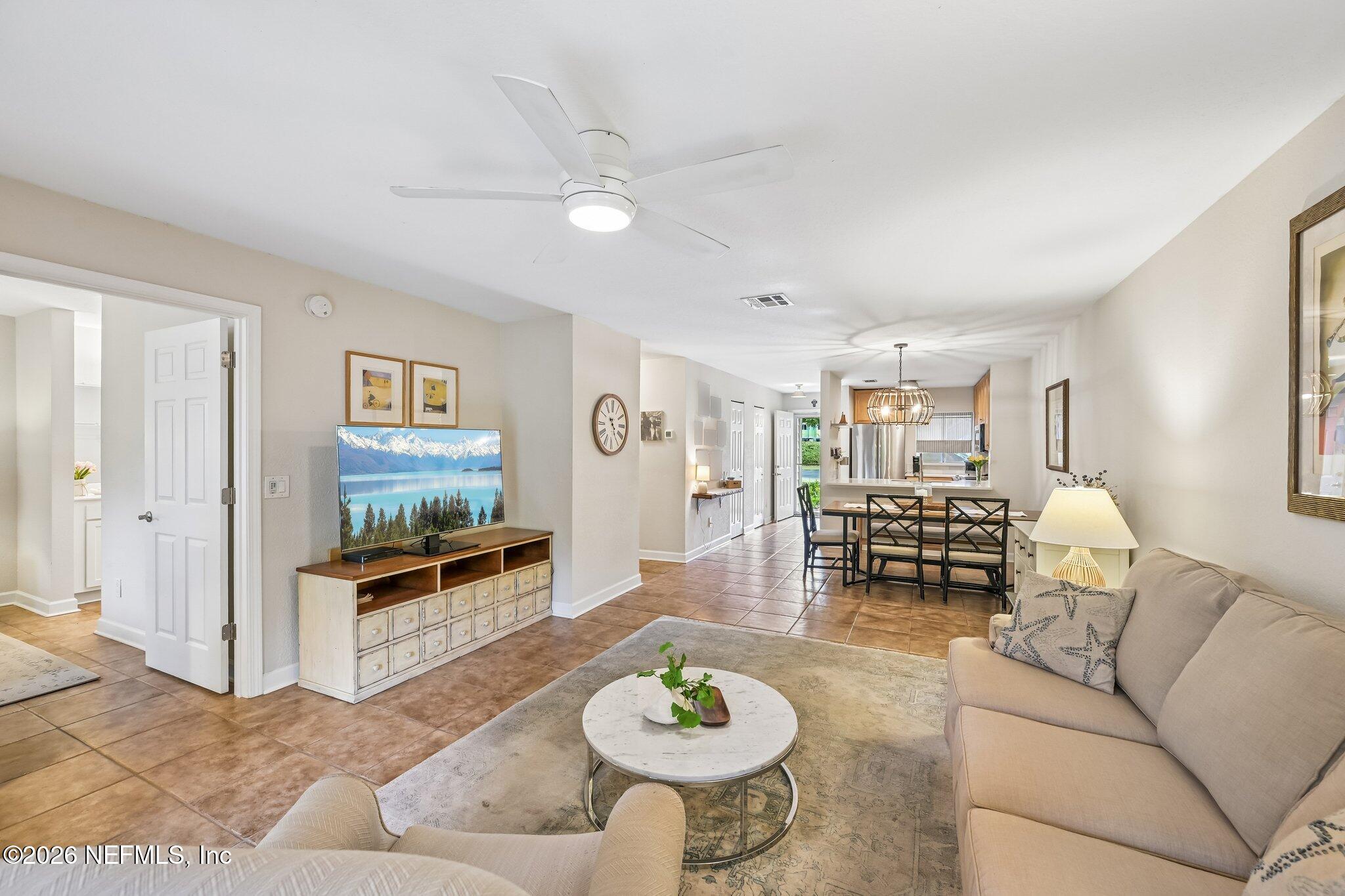 27 ARBOR CLUB Drive 106