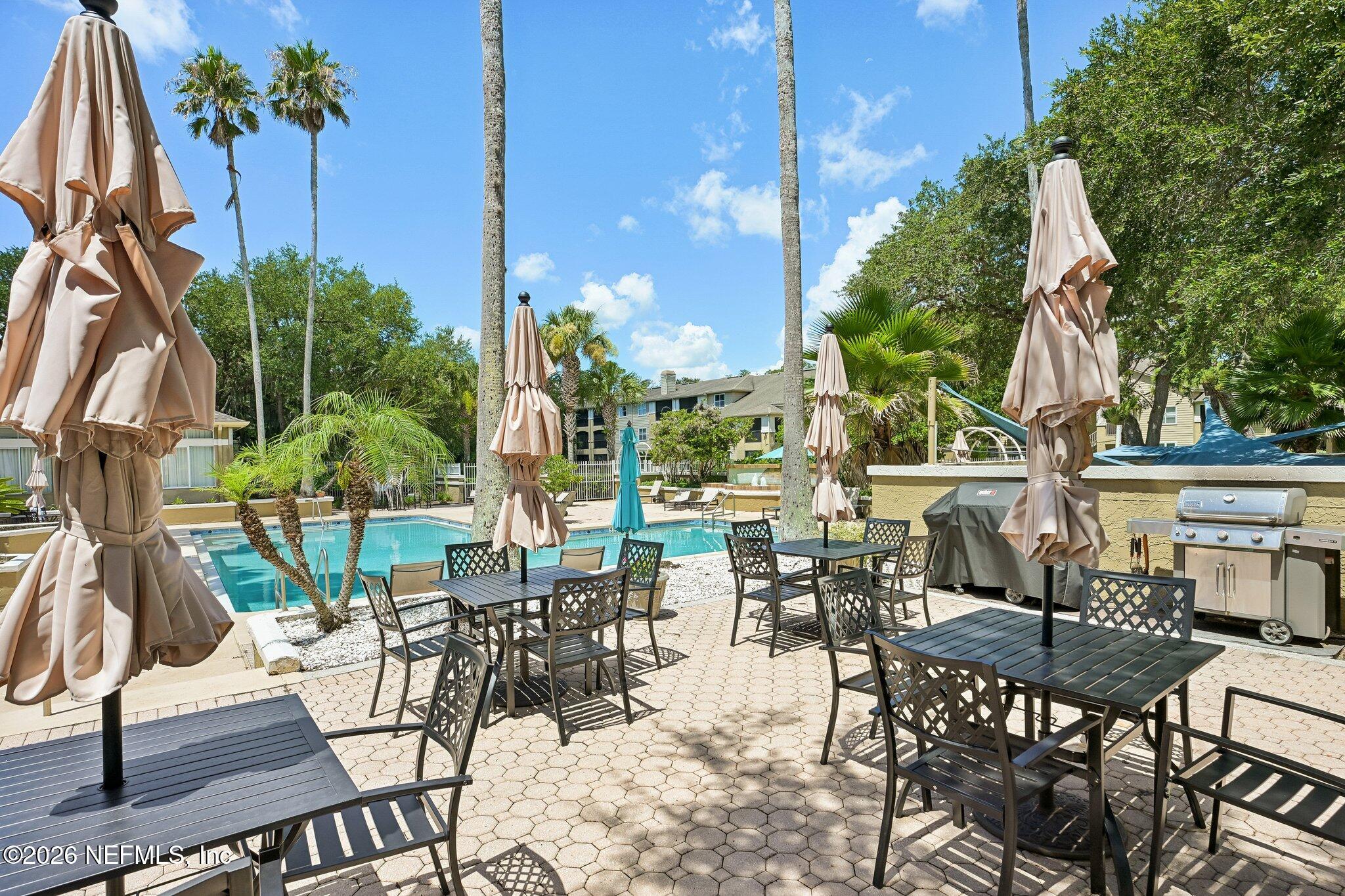 27 ARBOR CLUB Drive 106