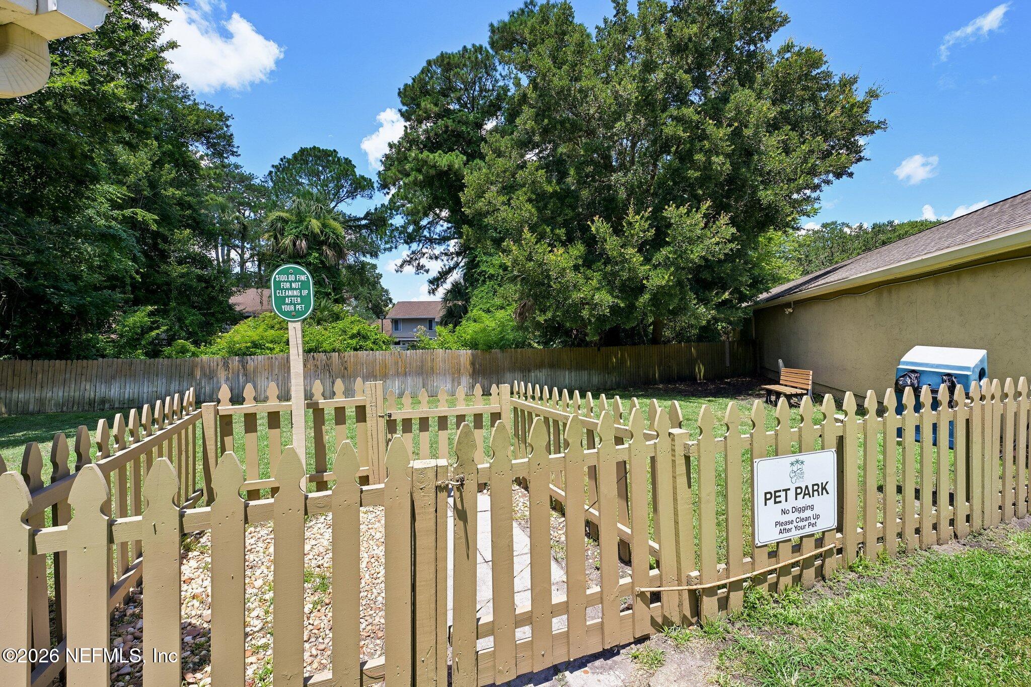 27 ARBOR CLUB Drive 106