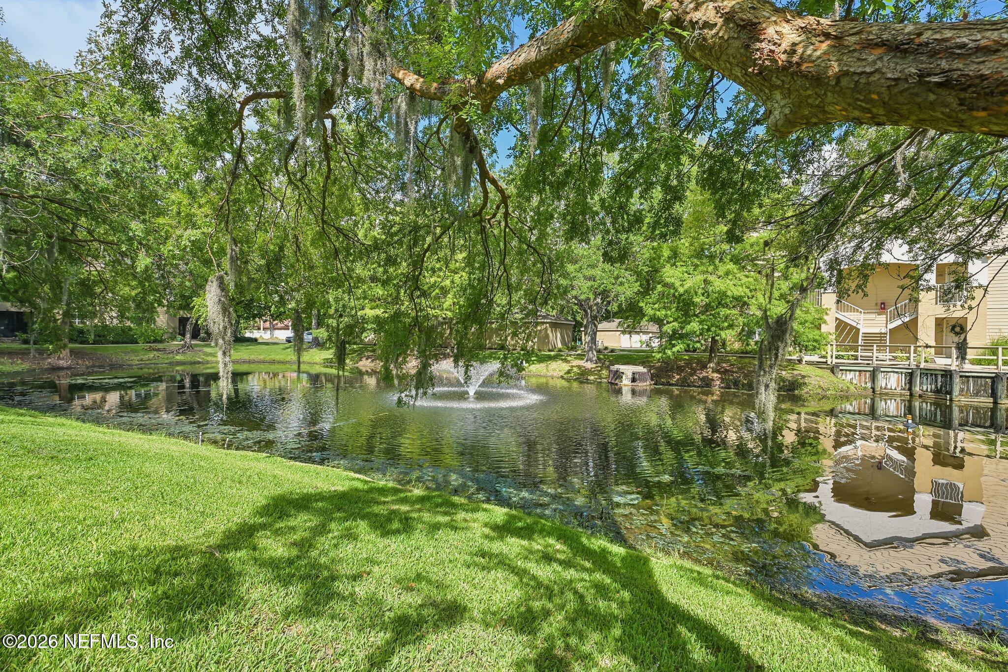 27 ARBOR CLUB Drive 106