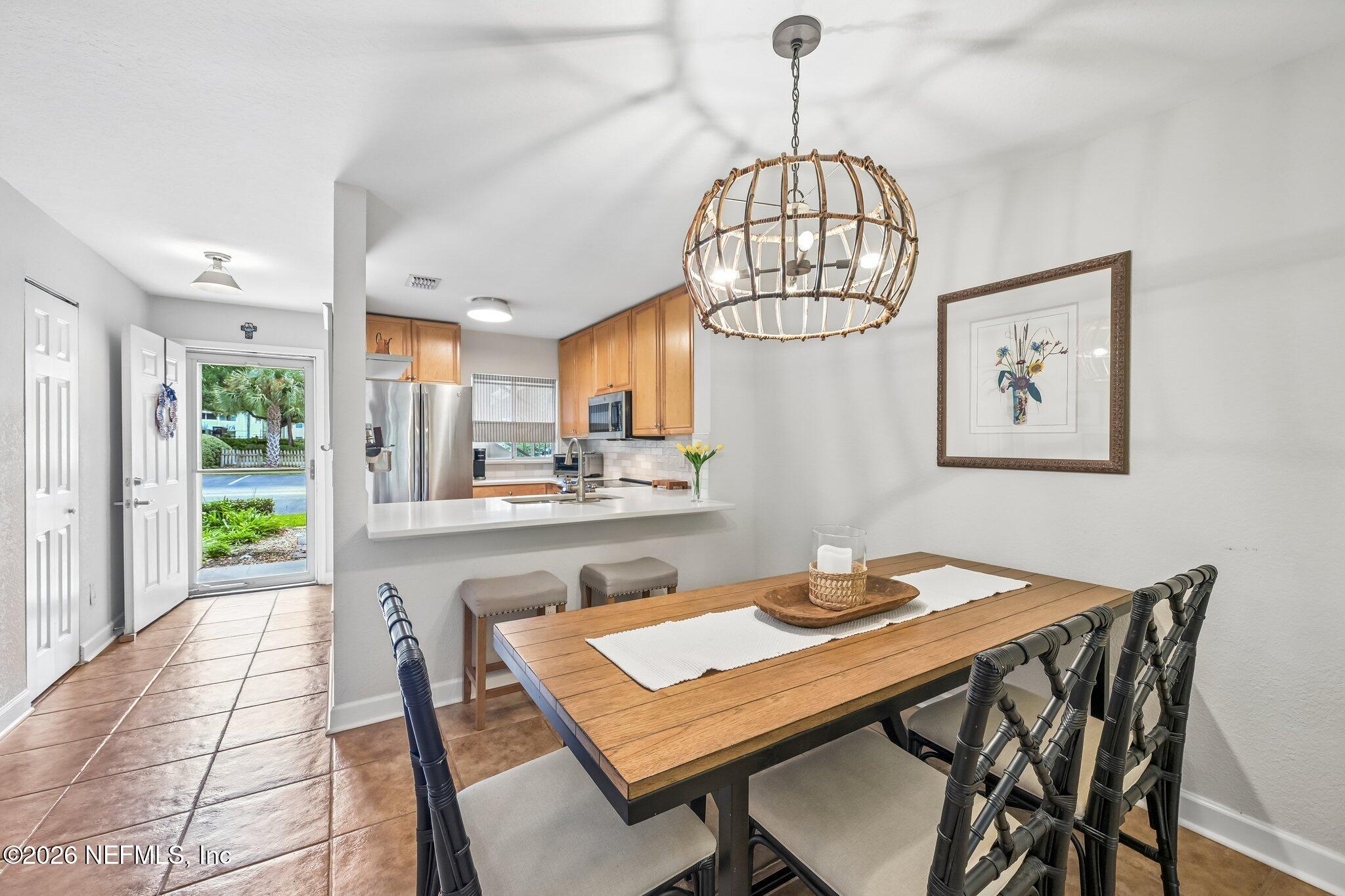 27 ARBOR CLUB Drive 106