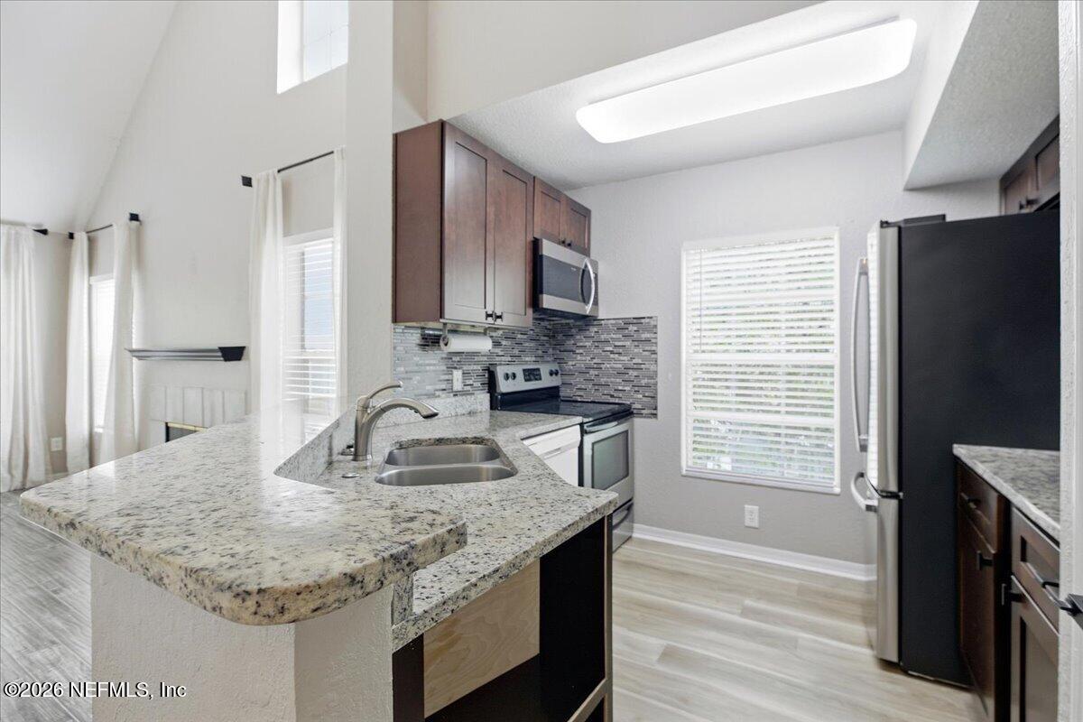 13700 RICHMOND PARK Drive N 408