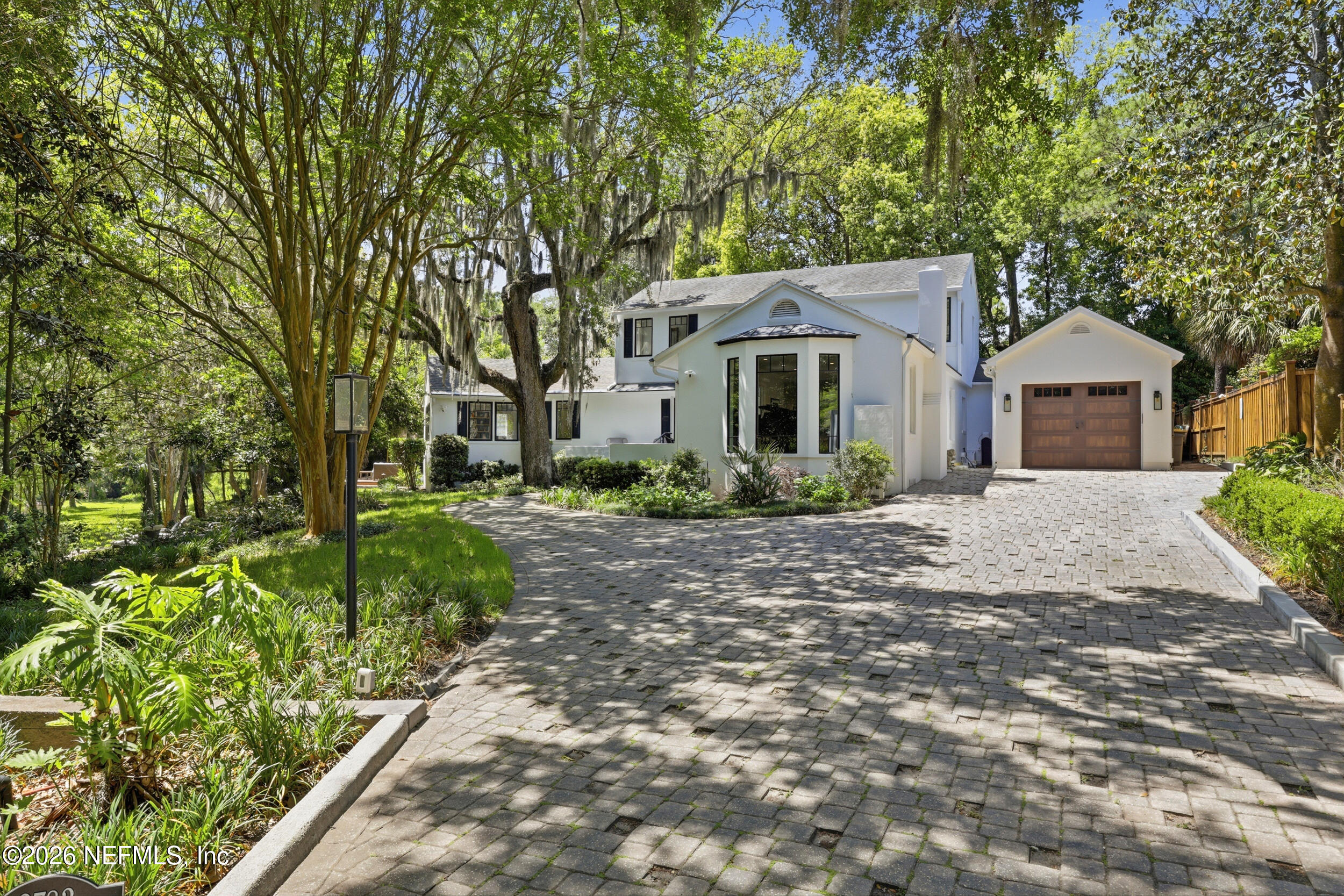 2782 GREEN BAY Lane
