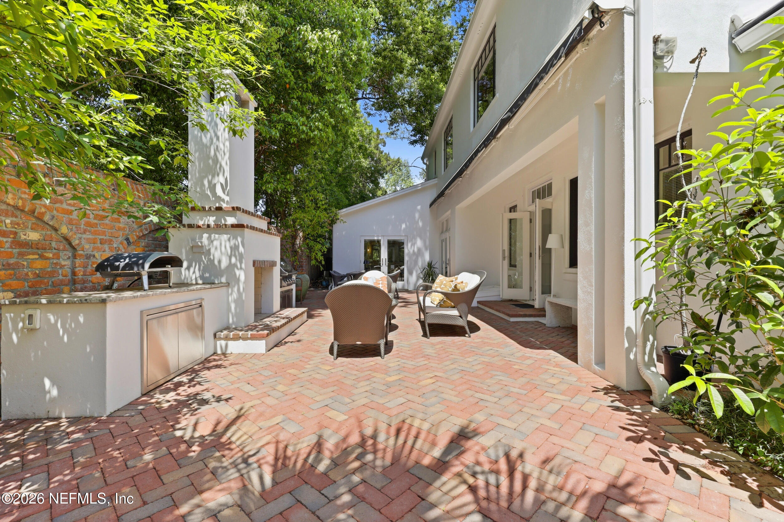 2782 GREEN BAY Lane