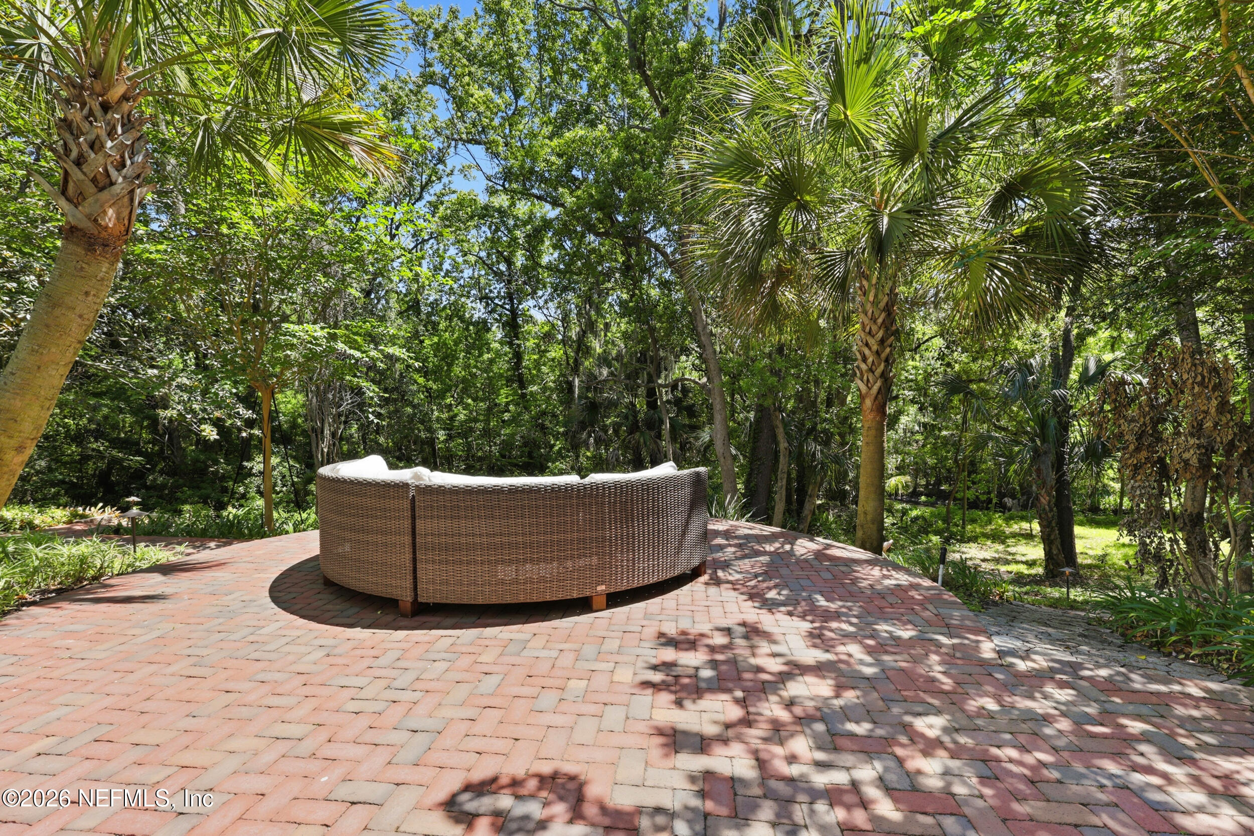 2782 GREEN BAY Lane