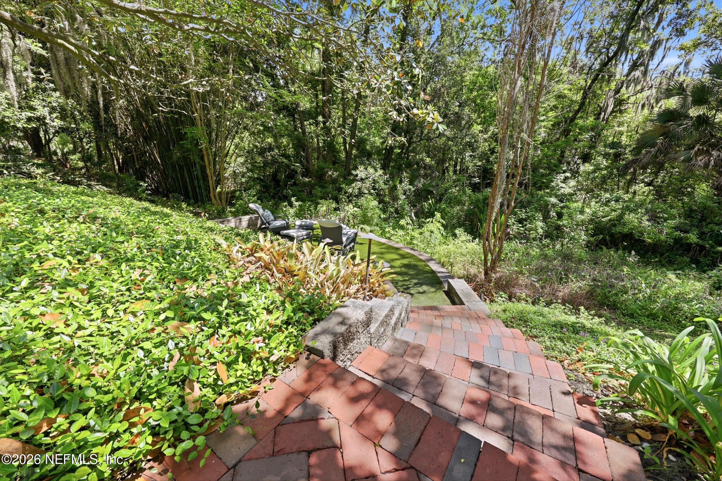 2782 GREEN BAY Lane