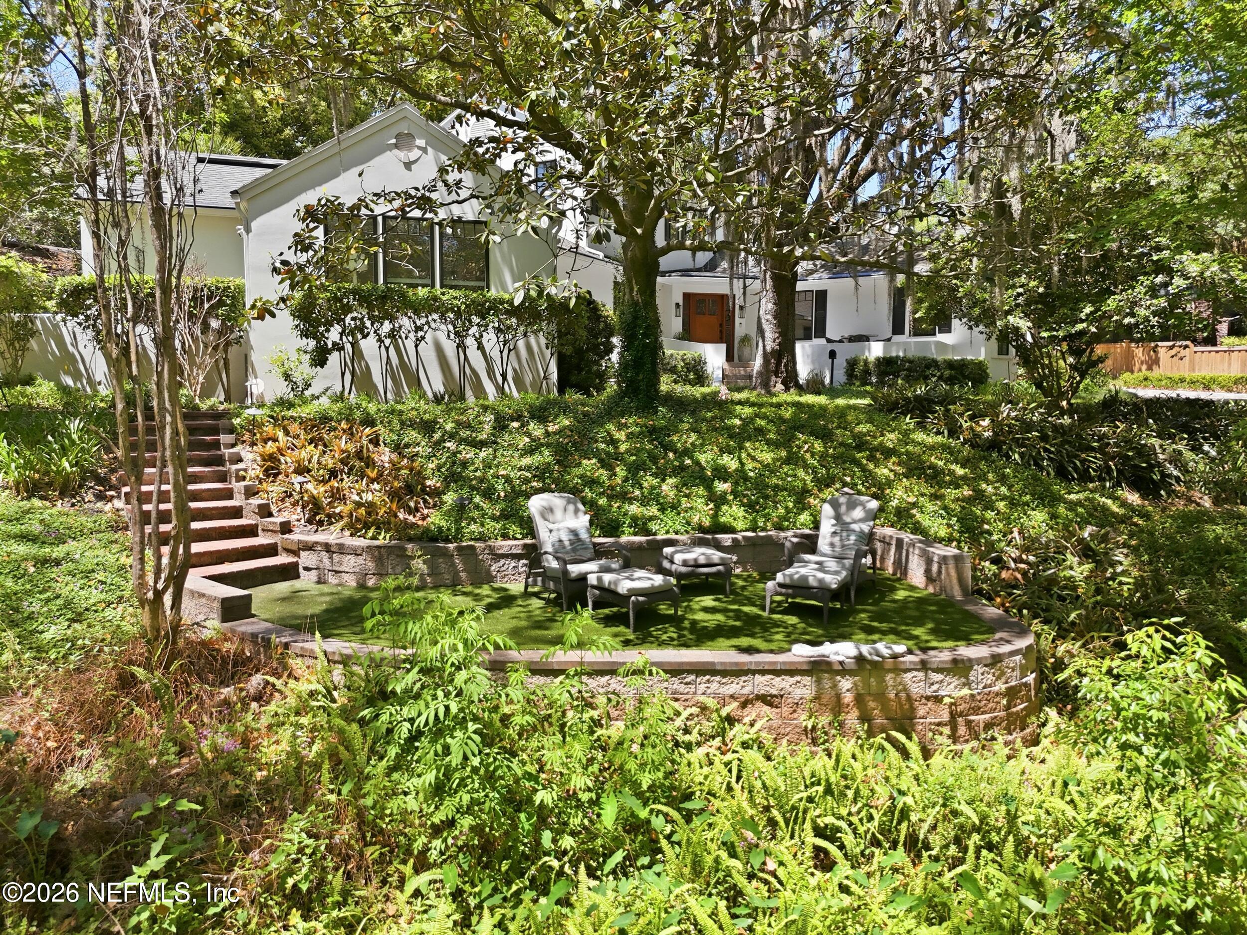 2782 GREEN BAY Lane