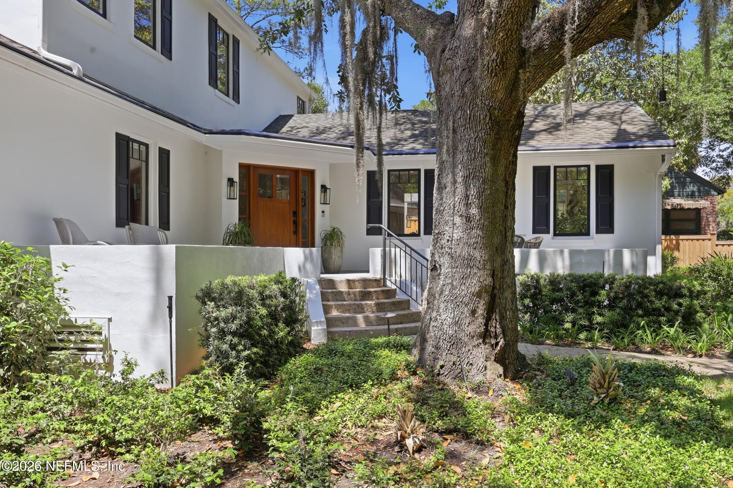 2782 GREEN BAY Lane