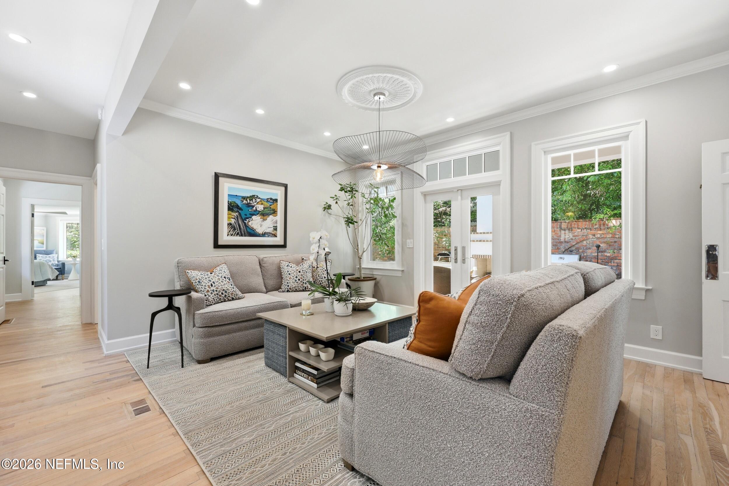 2782 GREEN BAY Lane