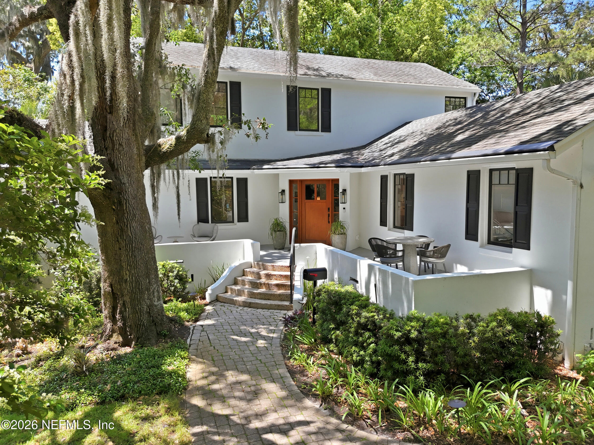 2782 GREEN BAY Lane