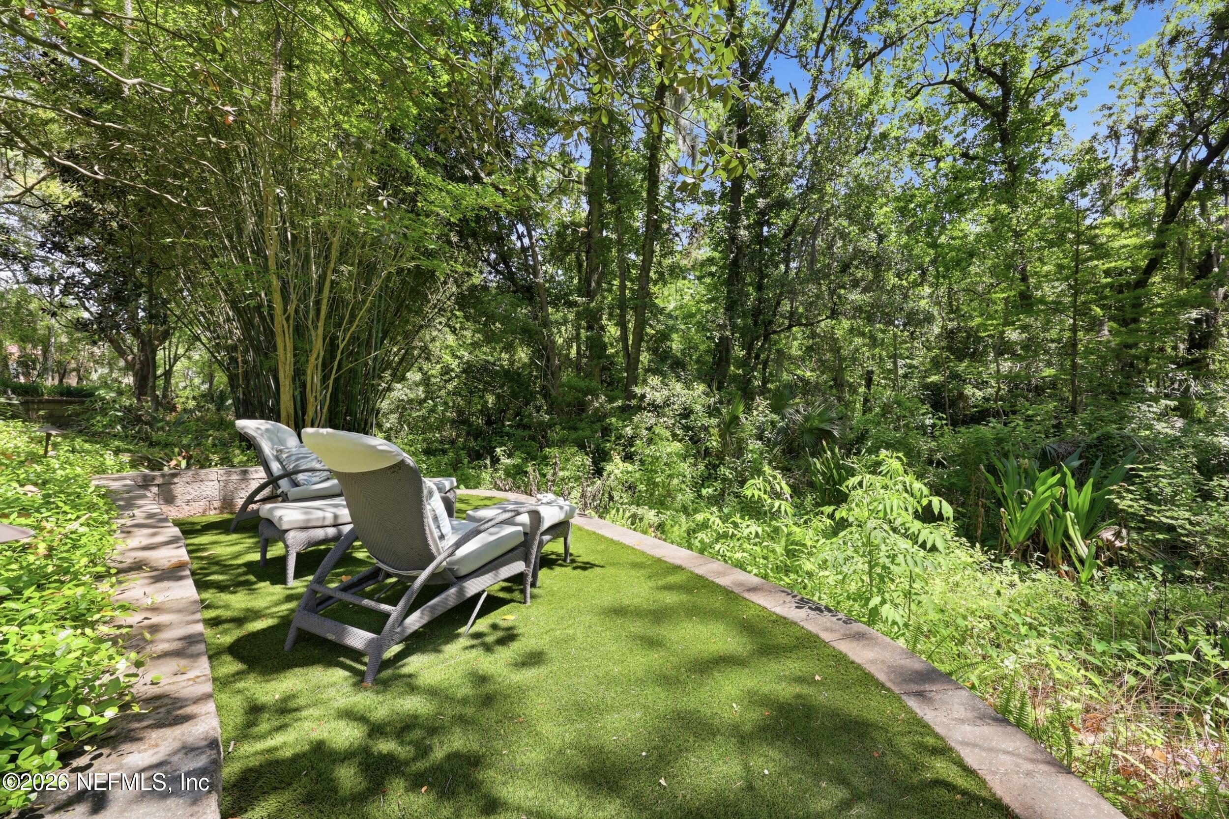 2782 GREEN BAY Lane