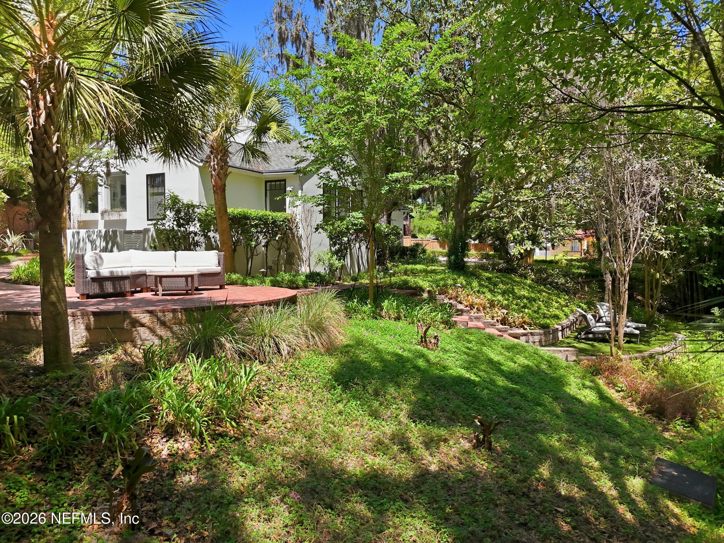 2782 GREEN BAY Lane