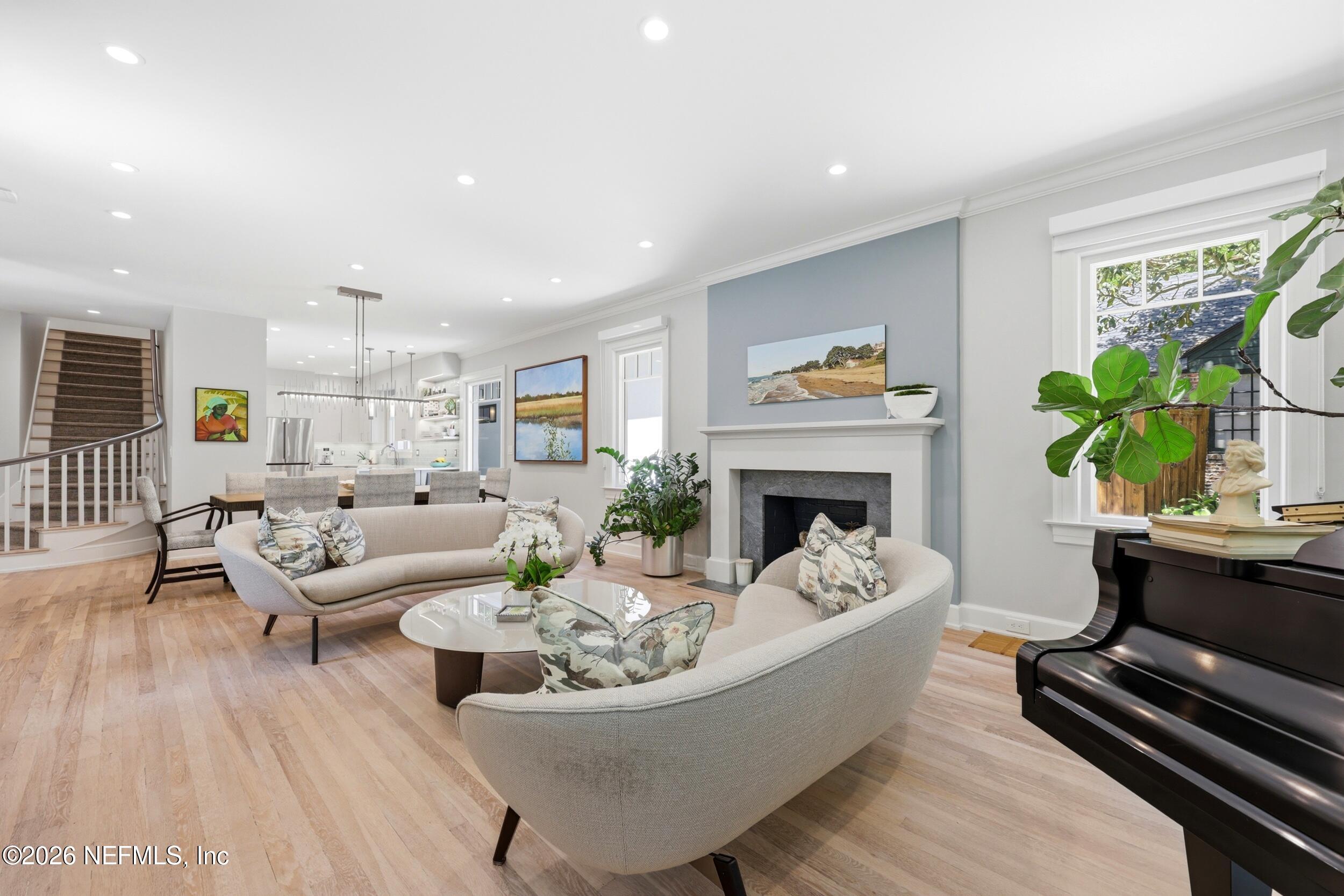 2782 GREEN BAY Lane