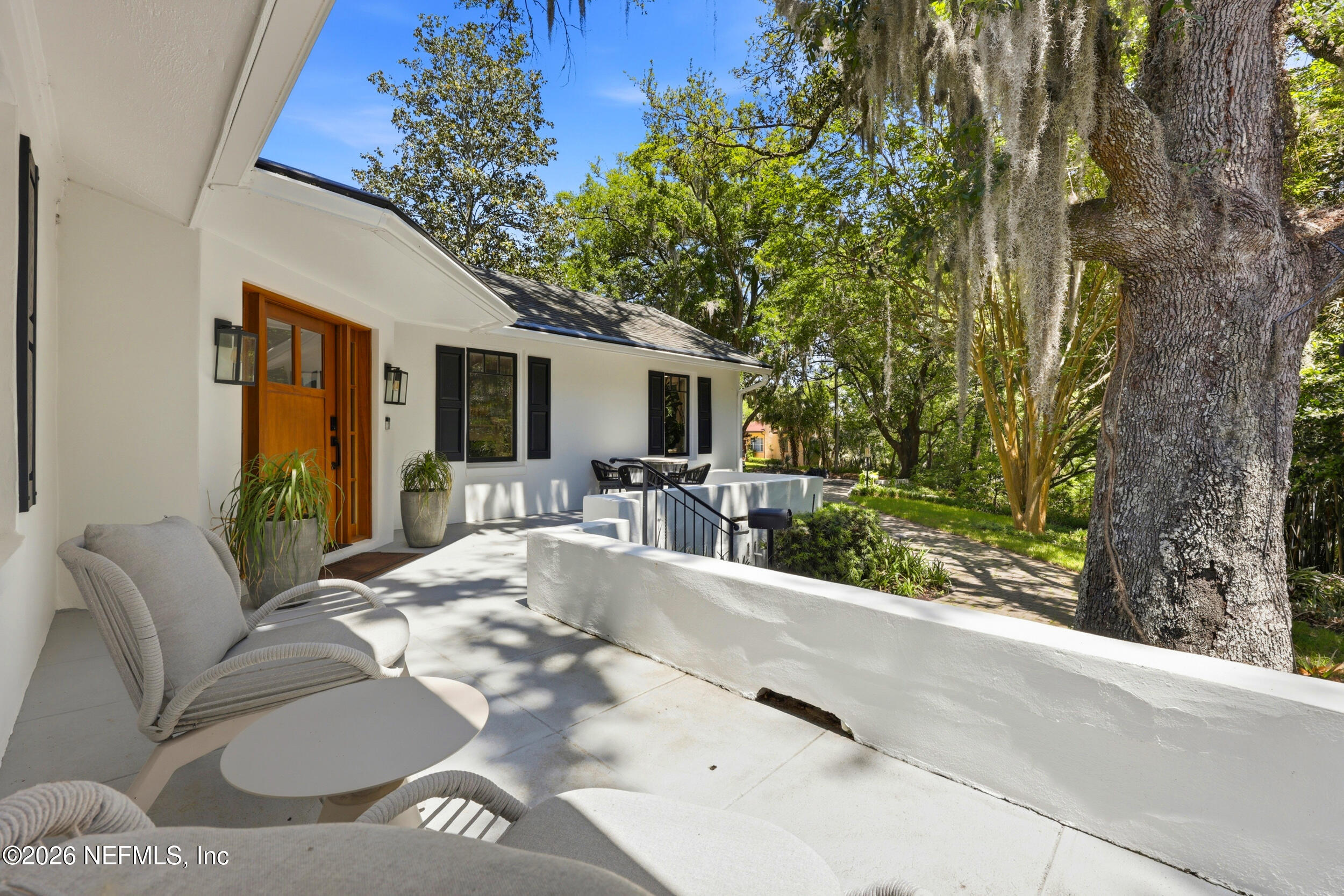 2782 GREEN BAY Lane