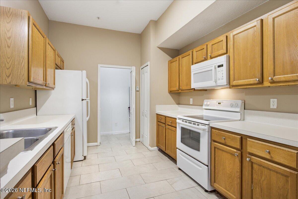 6100 MAGGIES Circle 104