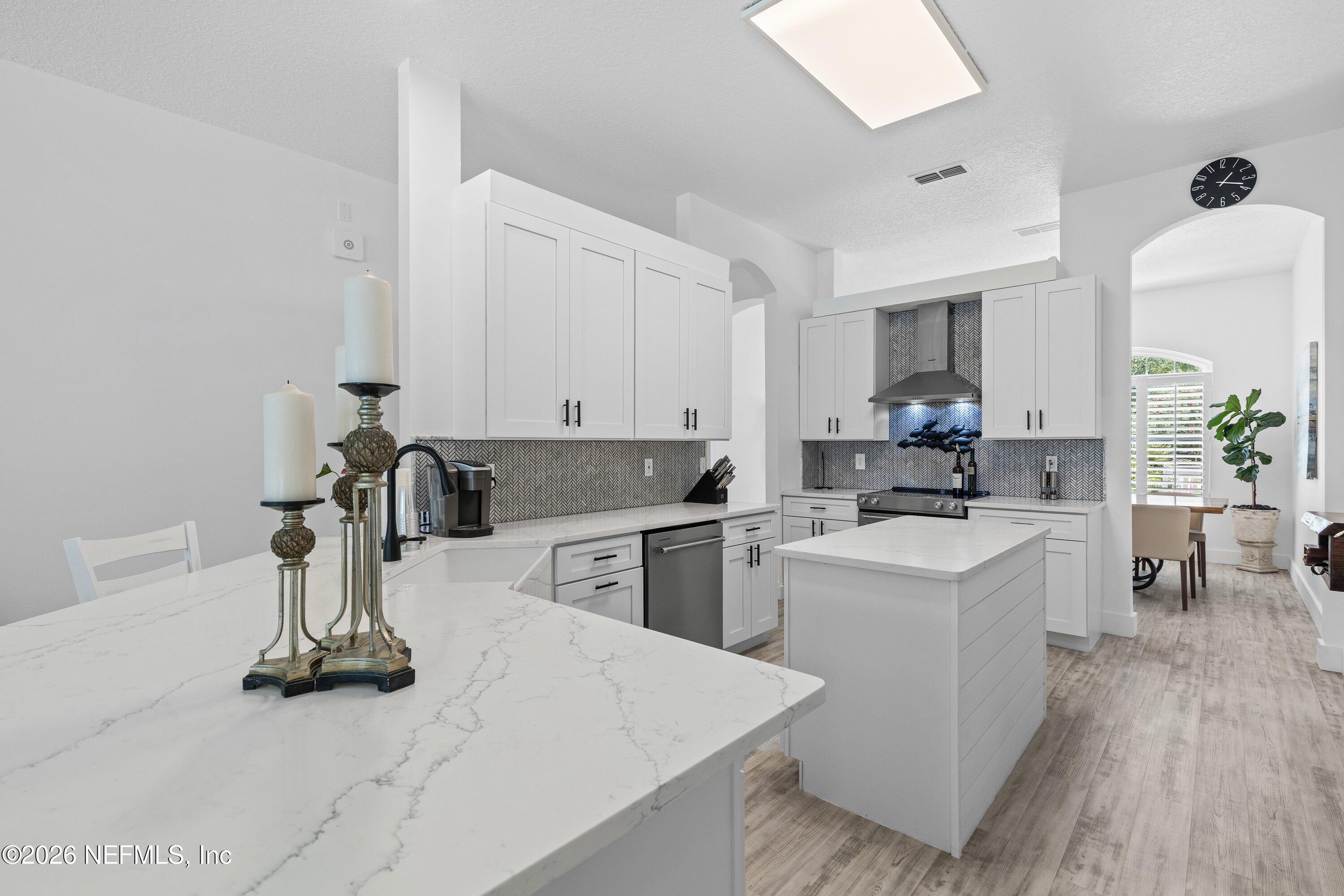 728 E CUMBERLAND Court, St. Johns