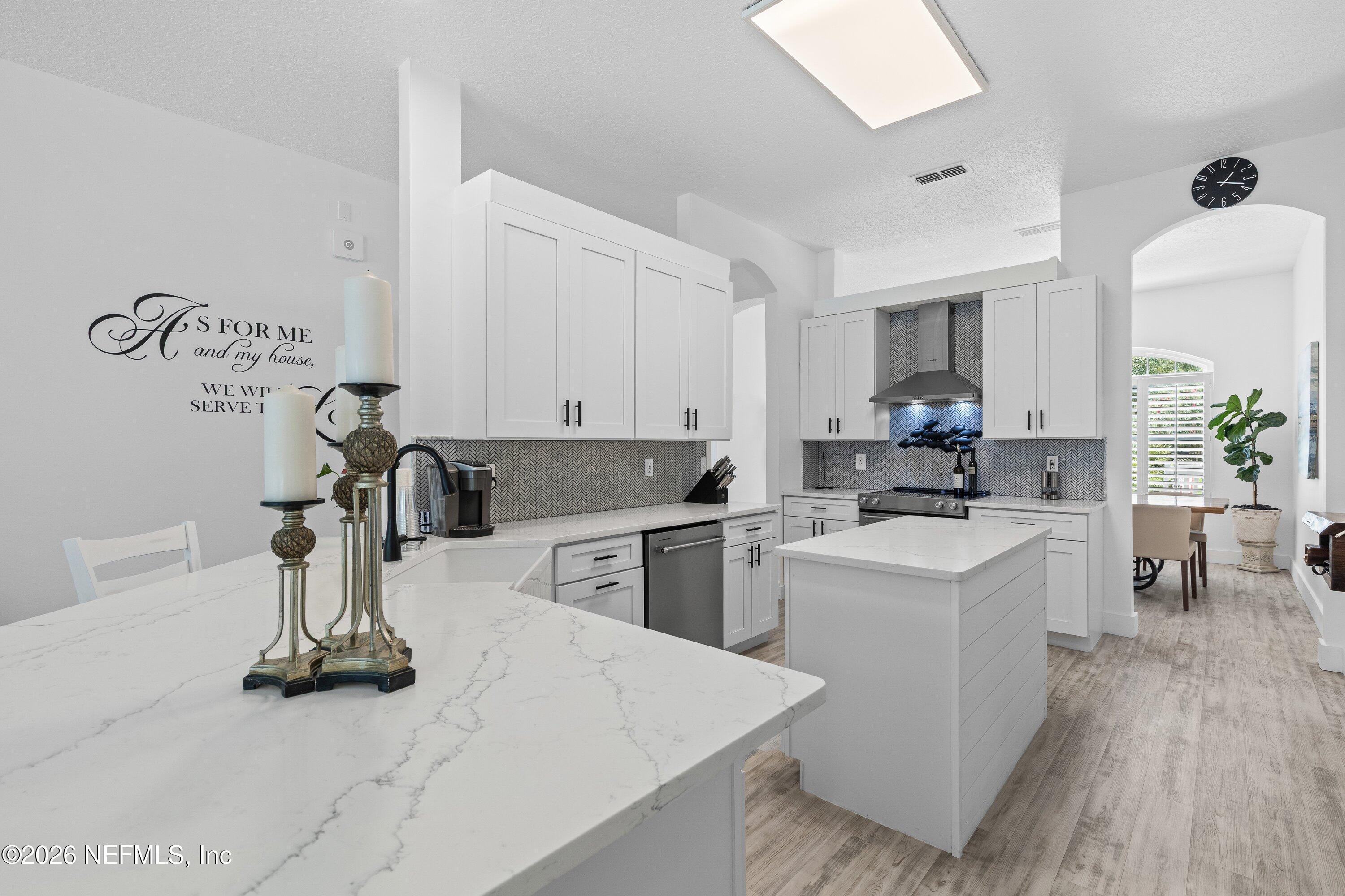 728 E CUMBERLAND Court, St. Johns