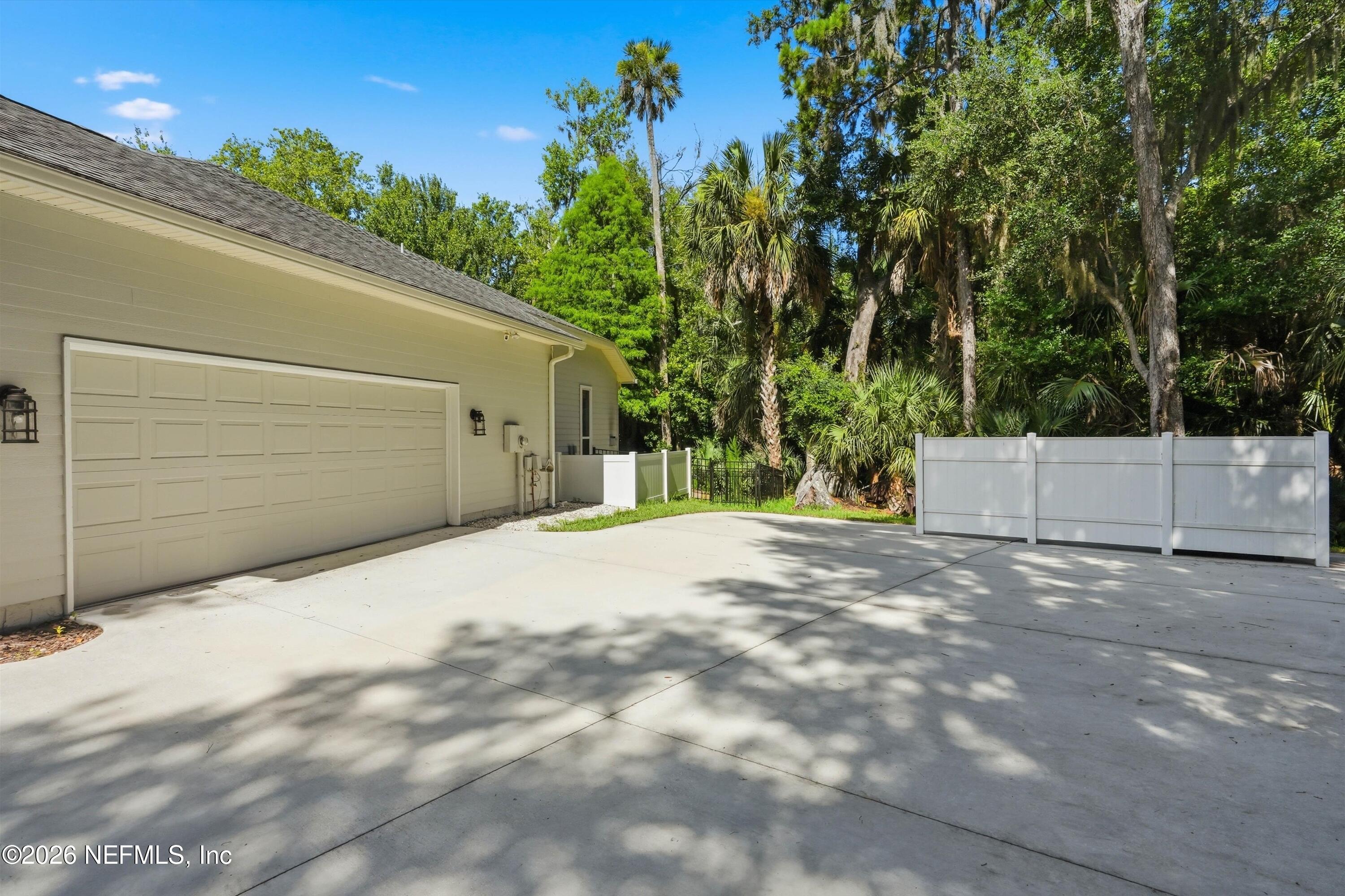 213 DUCKWOOD Lane
