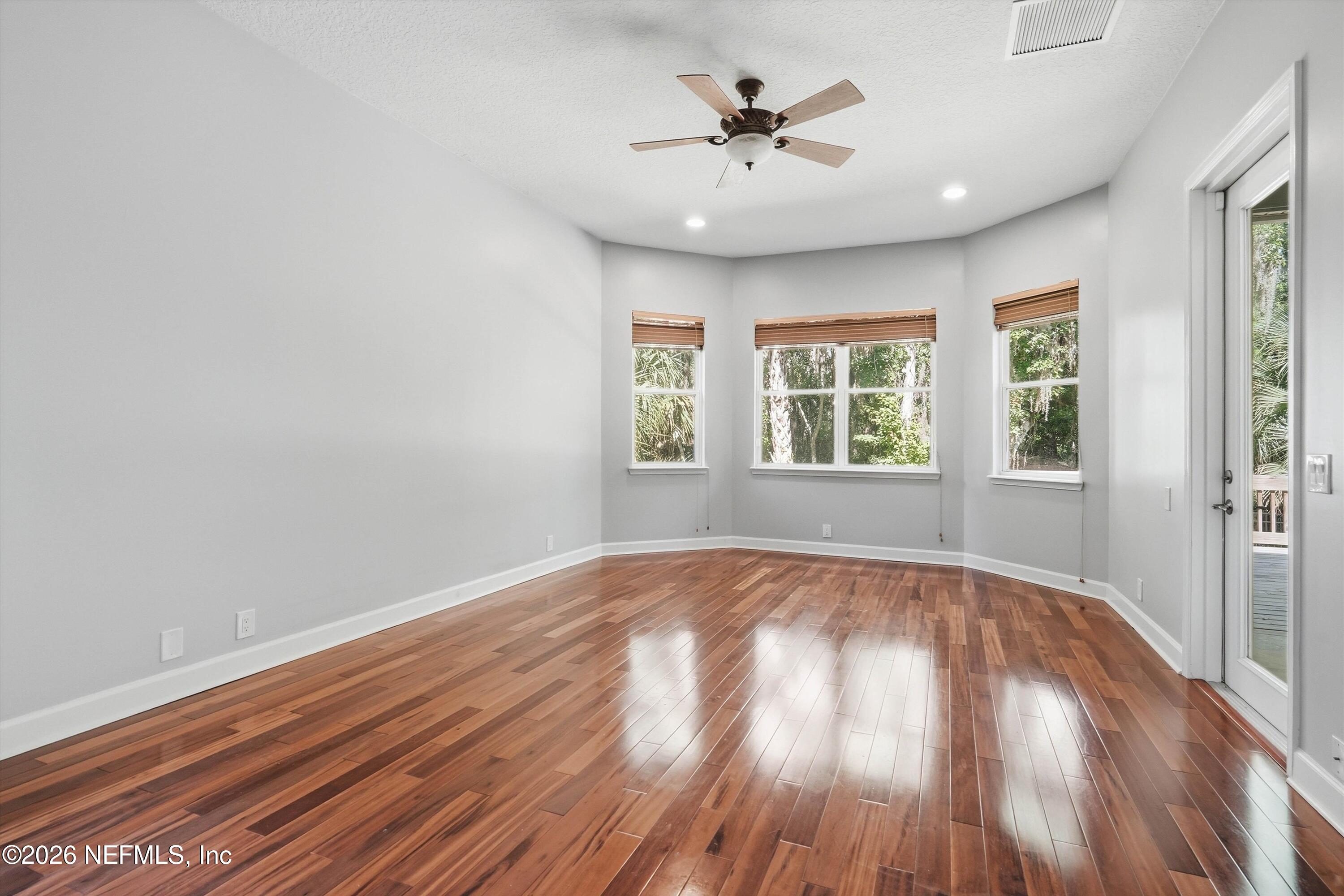 213 DUCKWOOD Lane
