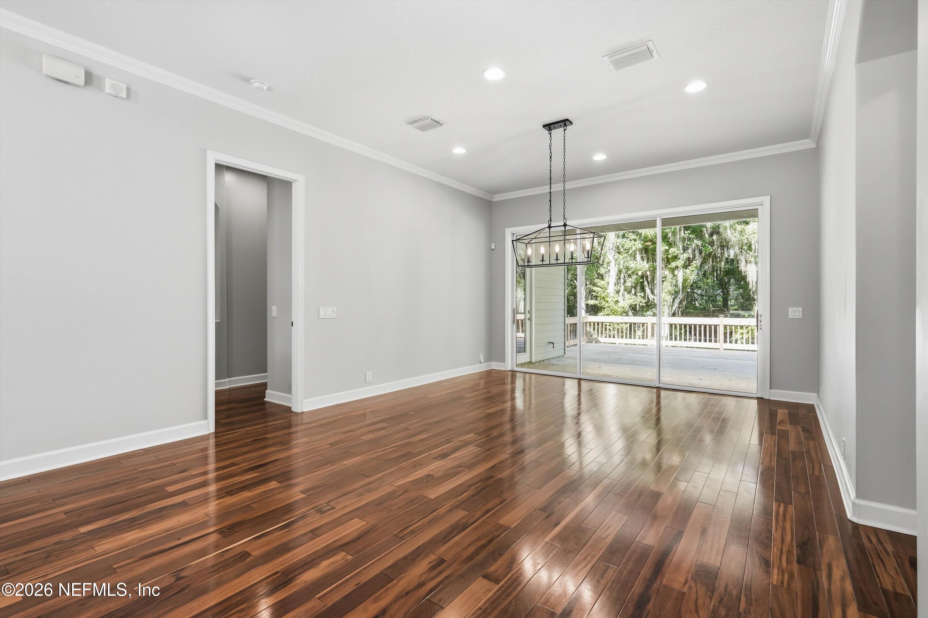 213 DUCKWOOD Lane