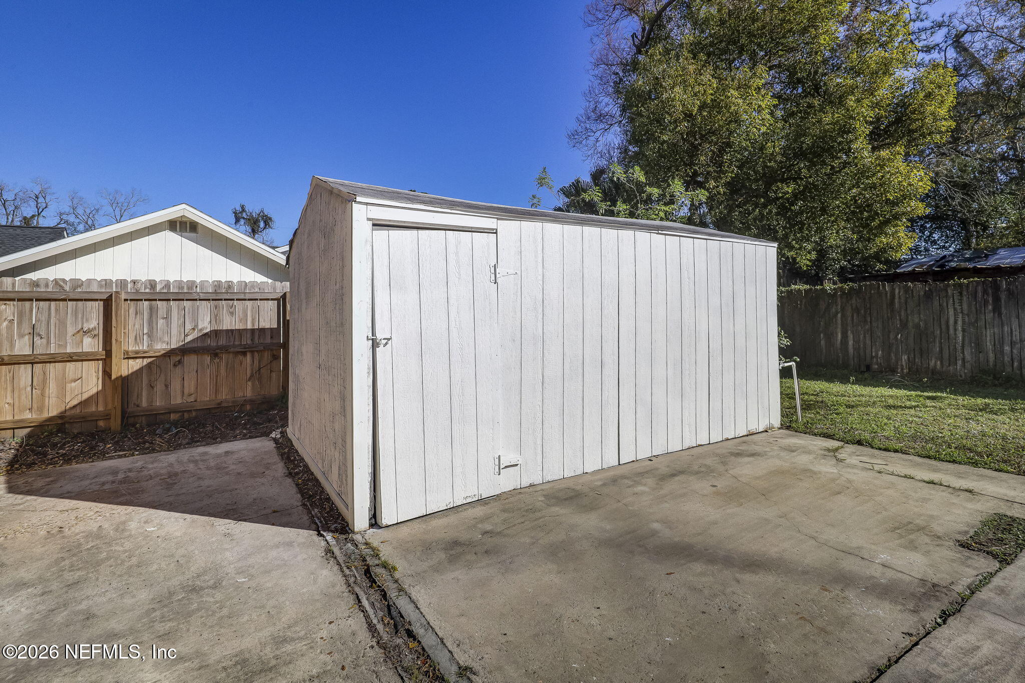 4633 KINGSBURY Street