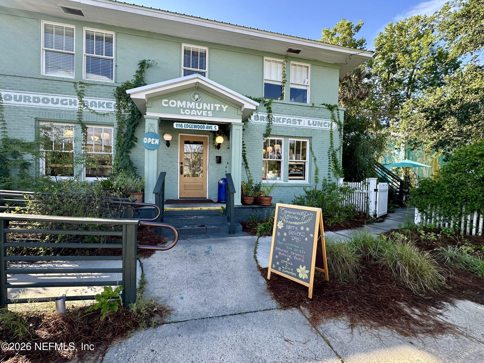 4633 KINGSBURY Street