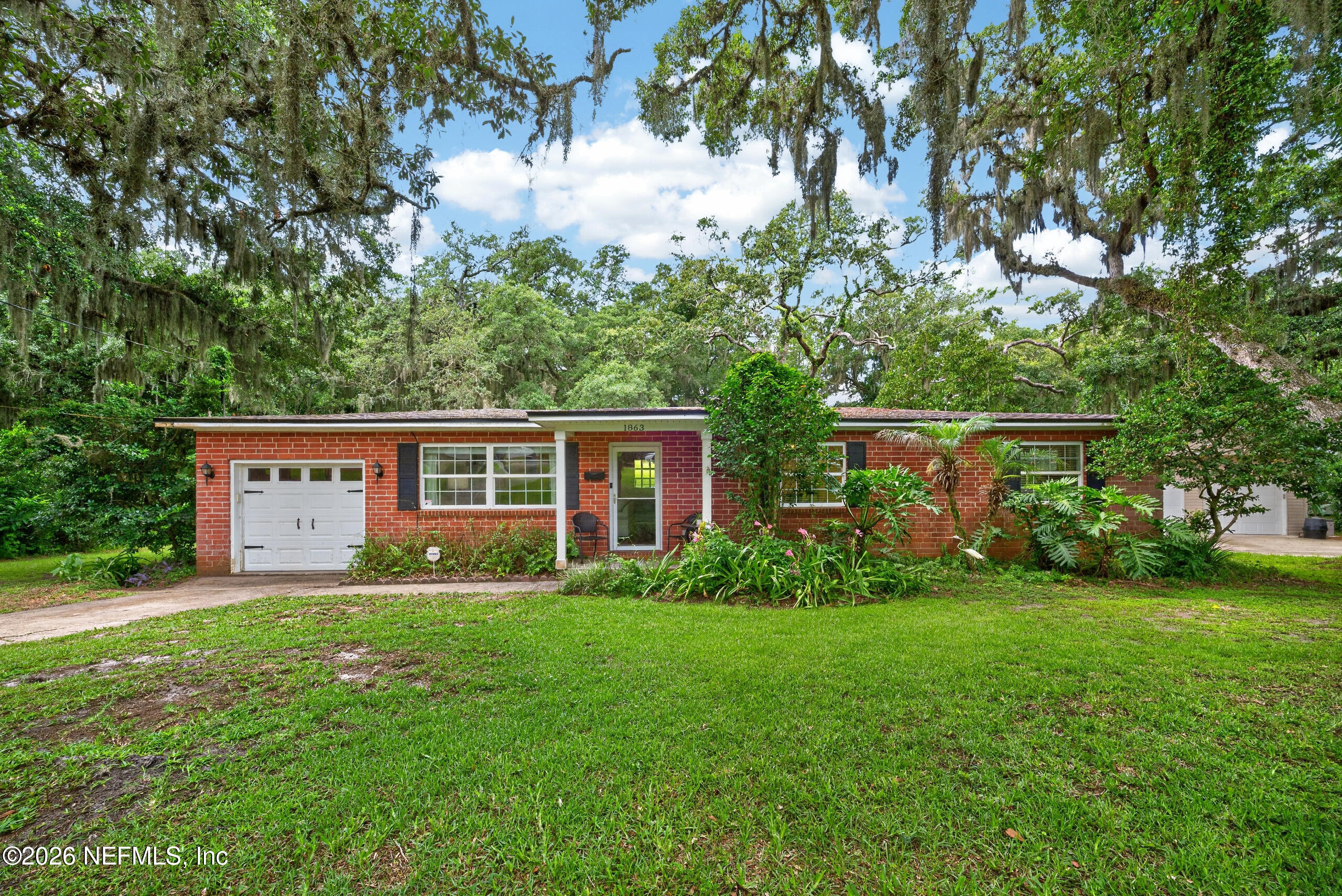 1863 HIGHLAND Drive