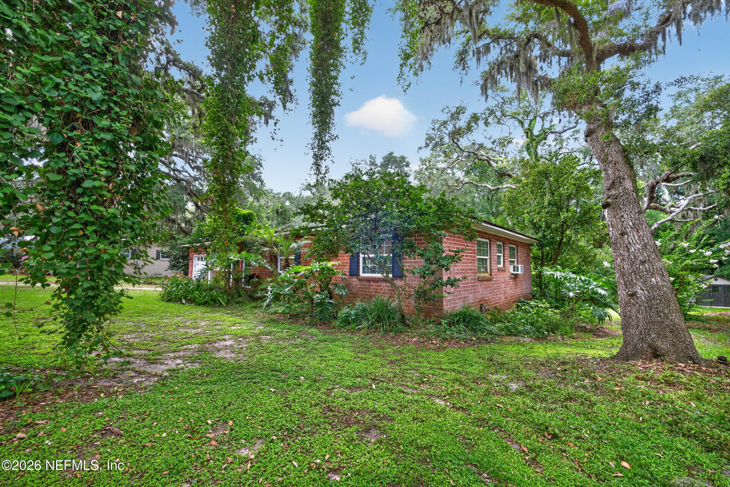 1863 HIGHLAND Drive