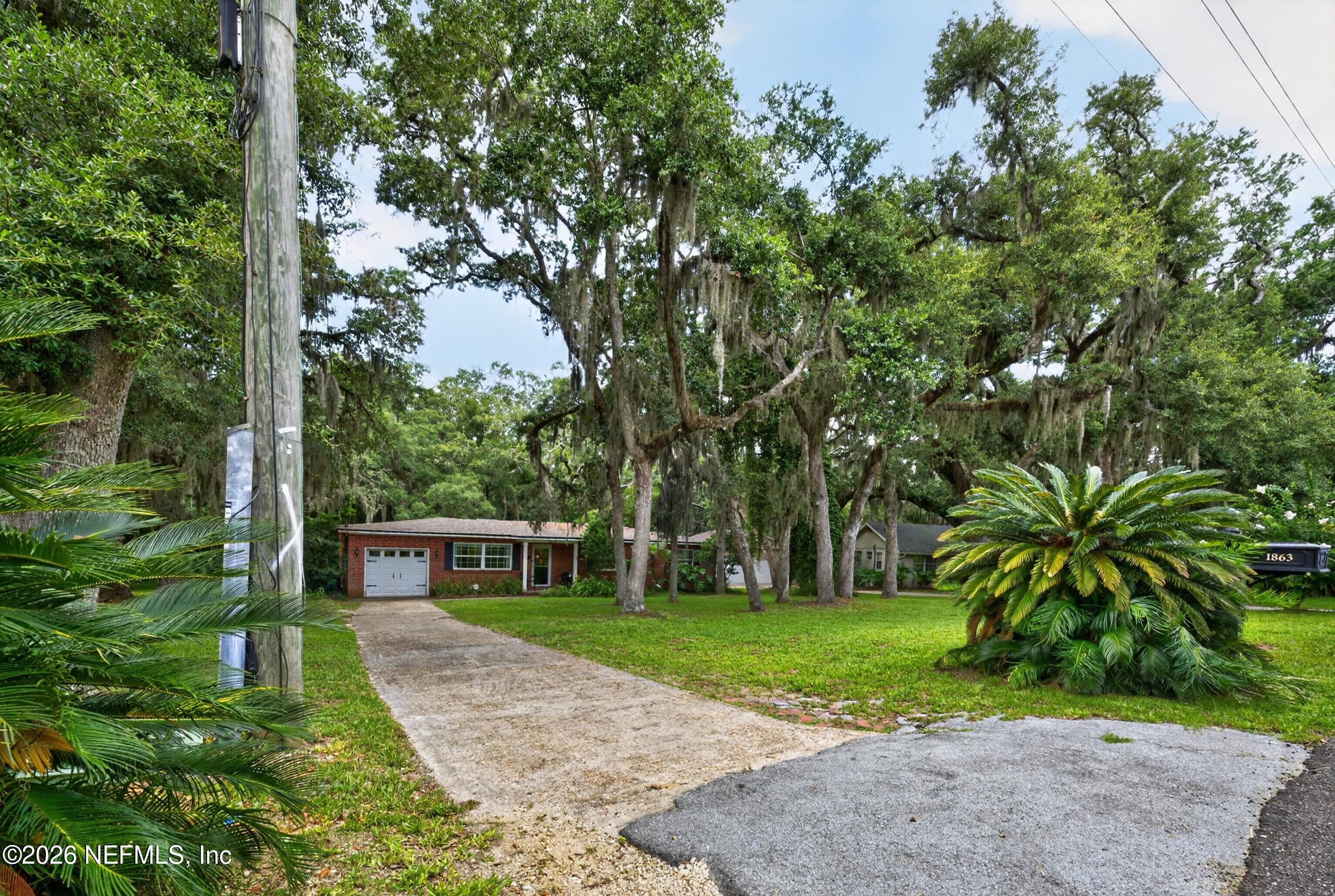 1863 HIGHLAND Drive