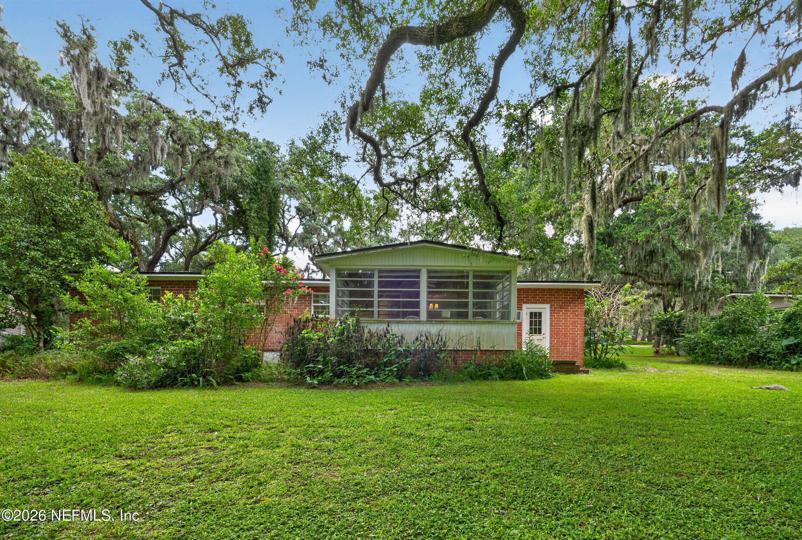 1863 HIGHLAND Drive