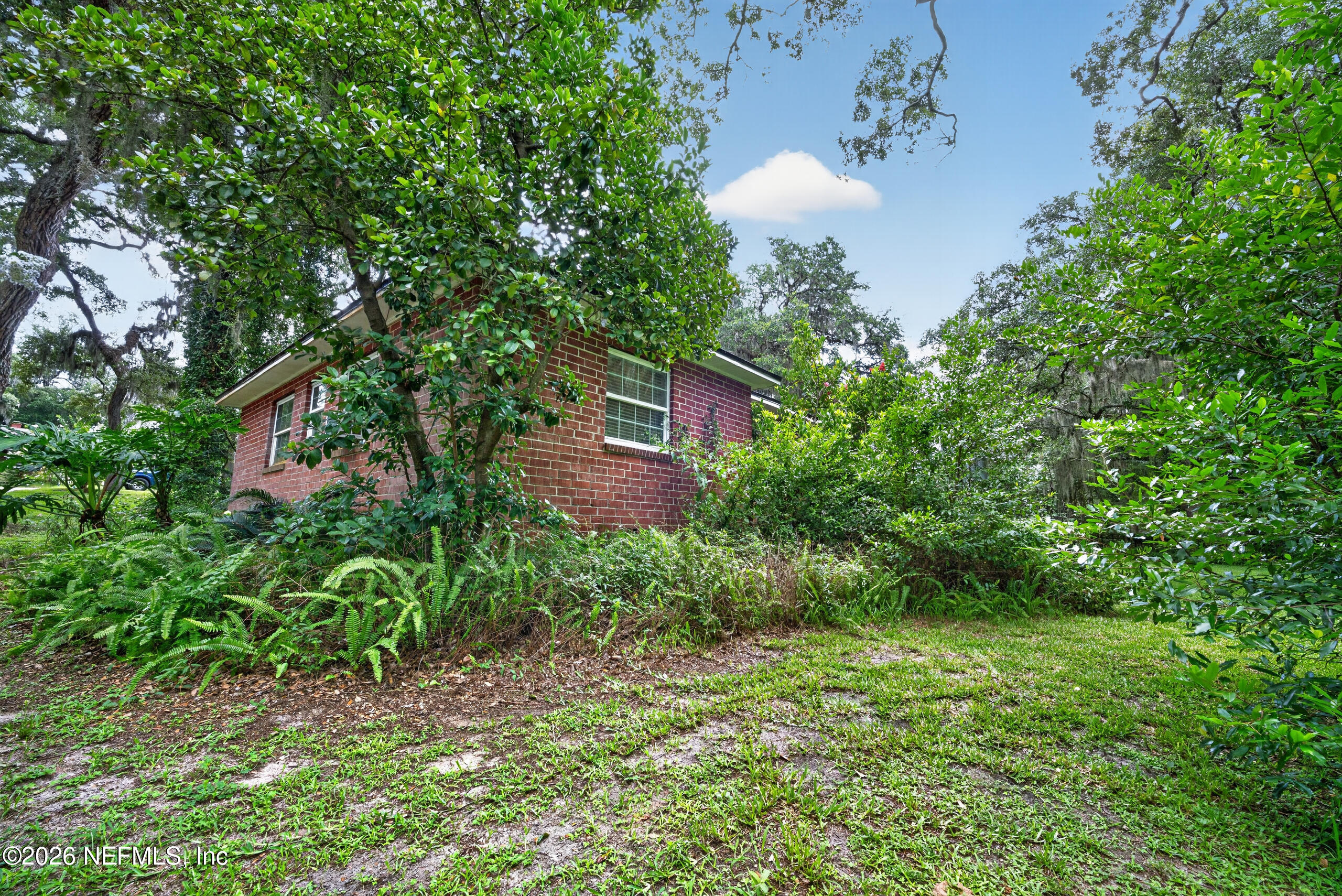 1863 HIGHLAND Drive