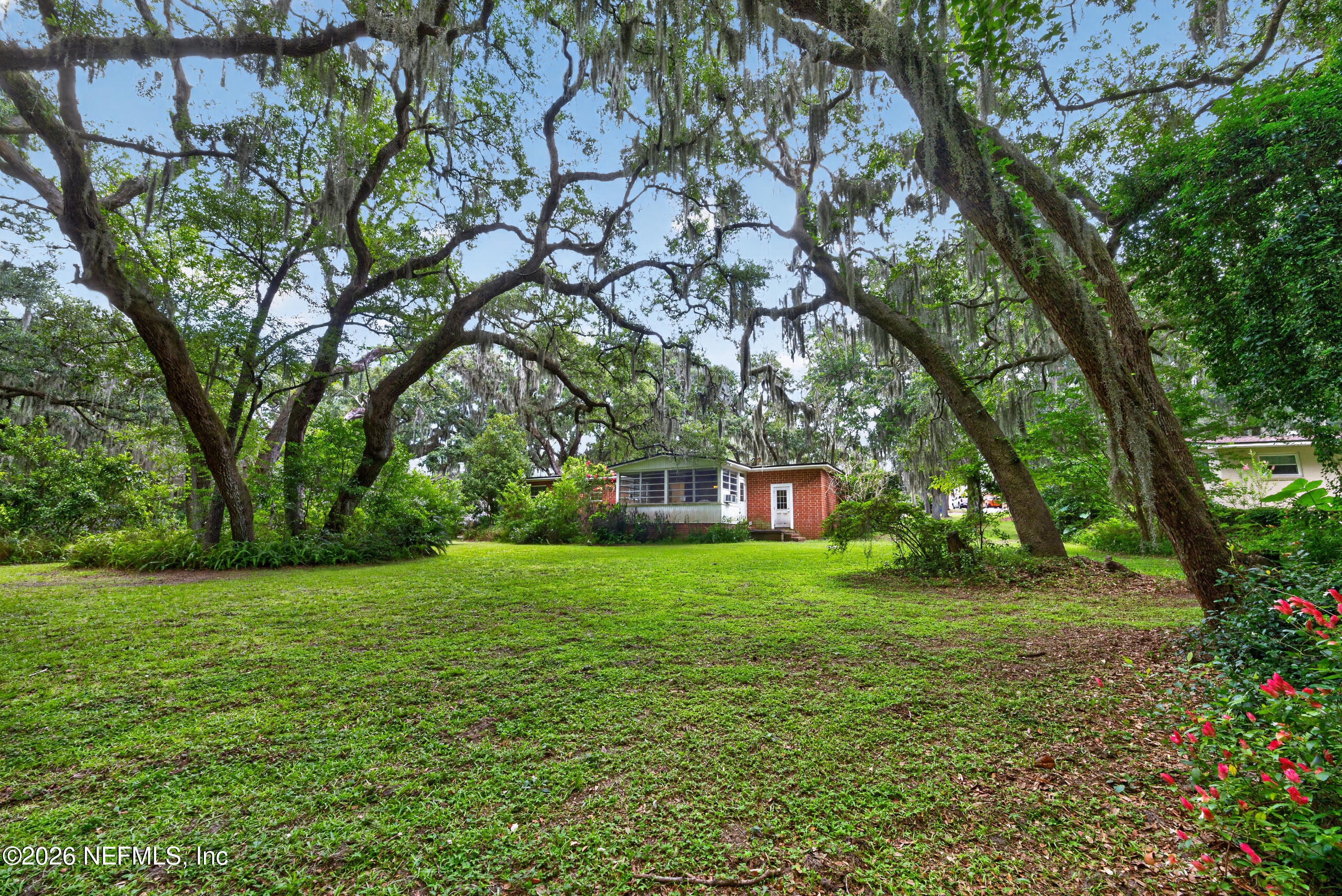 1863 HIGHLAND Drive