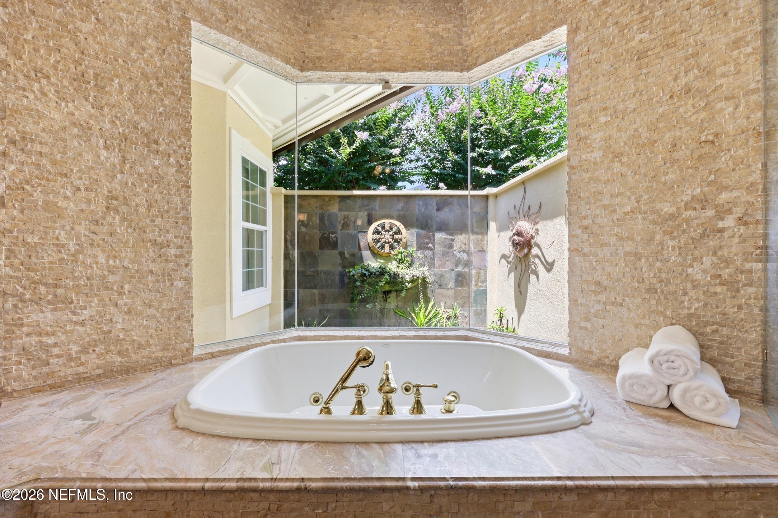 1160 REGISTRY Boulevard, St. Augustine