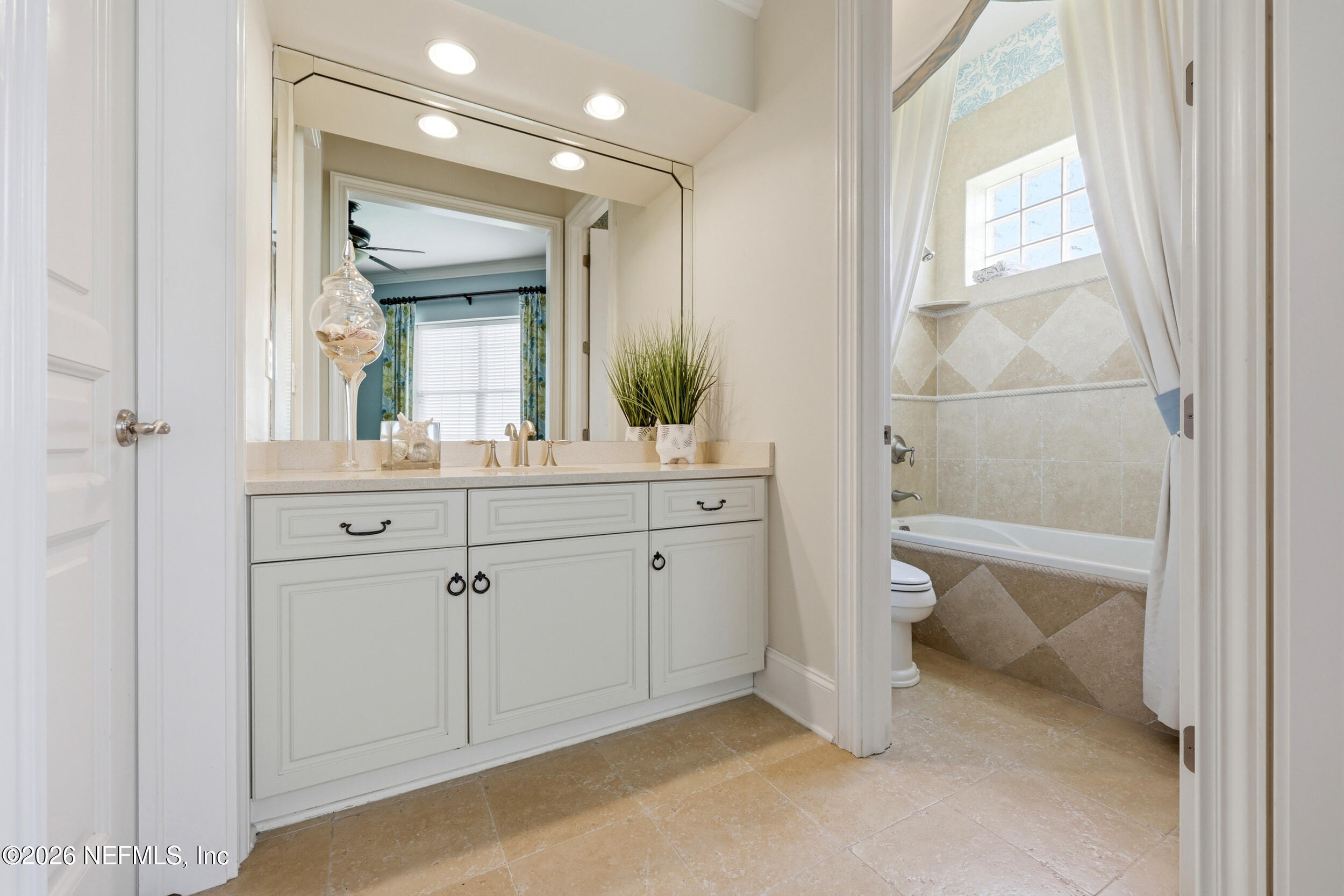 1160 REGISTRY Boulevard, St. Augustine